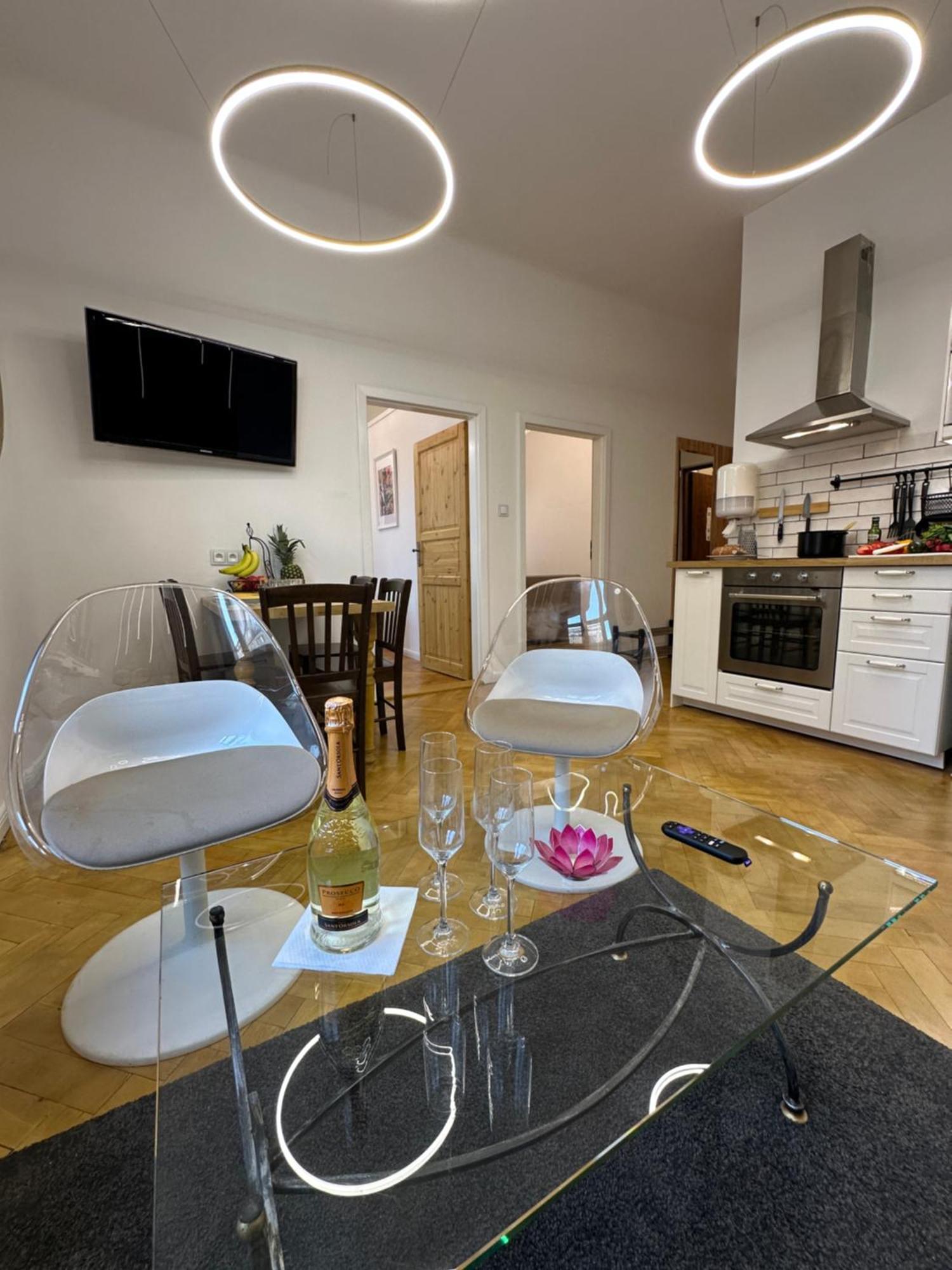Karlin Oasis 2-Bedroom Apartment Prag Exterior foto