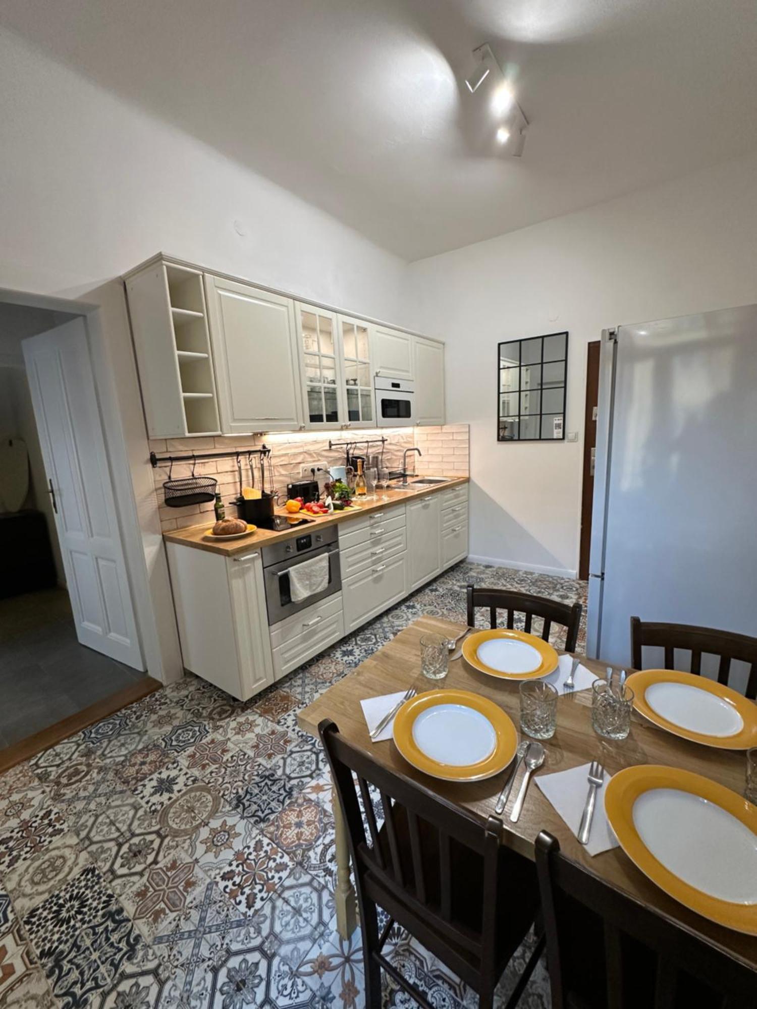 Karlin Oasis 2-Bedroom Apartment Prag Exterior foto